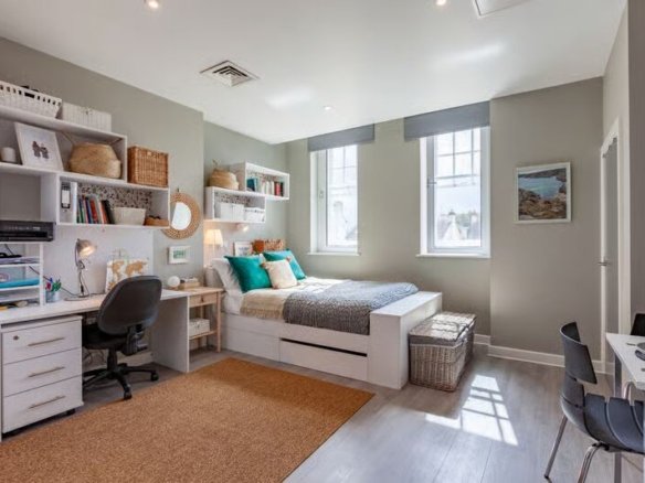 Atlas House Large Studio