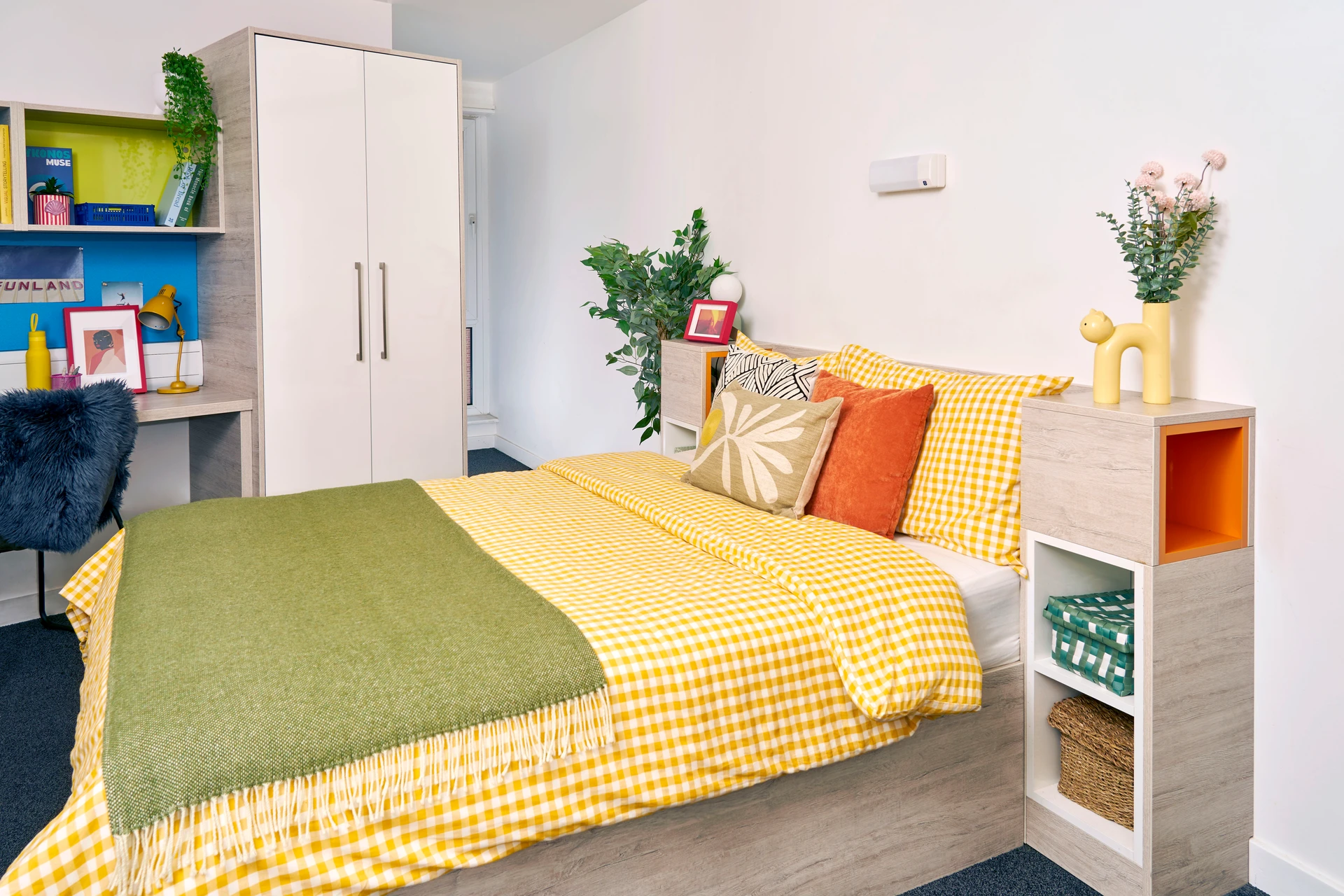 Coventry_QueensParkHouse_Classic_Studio_01 Queens Park House Coventry student accommodation