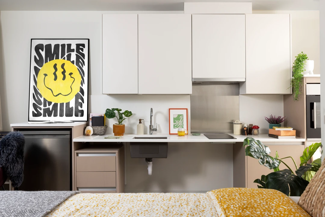 Edinburgh_BurnetPoint_Classic_Accessible_Studio_53976 Burnet Point Edinburgh Rooms