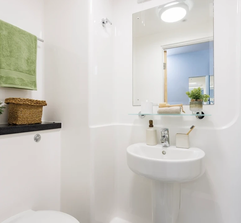 Sugarhouse Close Edinburgh Bathroom