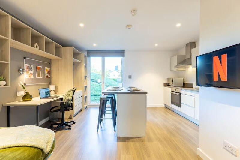 Student-accommodation-Aberdeen-ABeleven-Courtyard-Premium-Plus-Studio_converted ABeleven Aberdeen Plus Studio Room