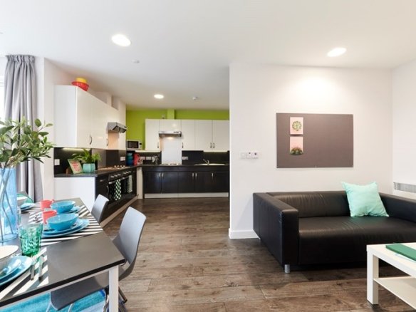 Binary Hub Dublin Silver Ensuite Room