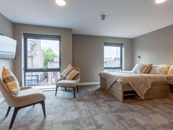 The Combworks Aberdeen Platinum Plus