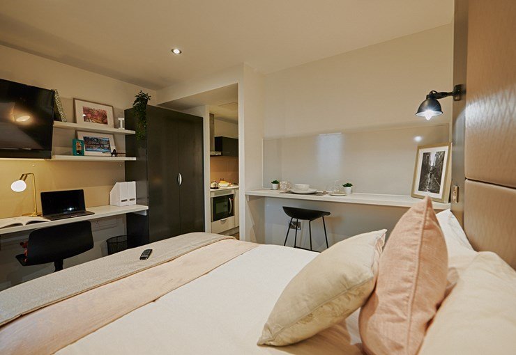 West End Glasgow Gold Studio