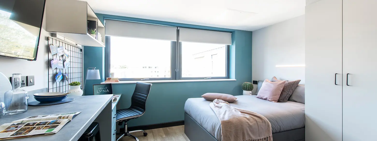 luna-1 Luna Hatfield