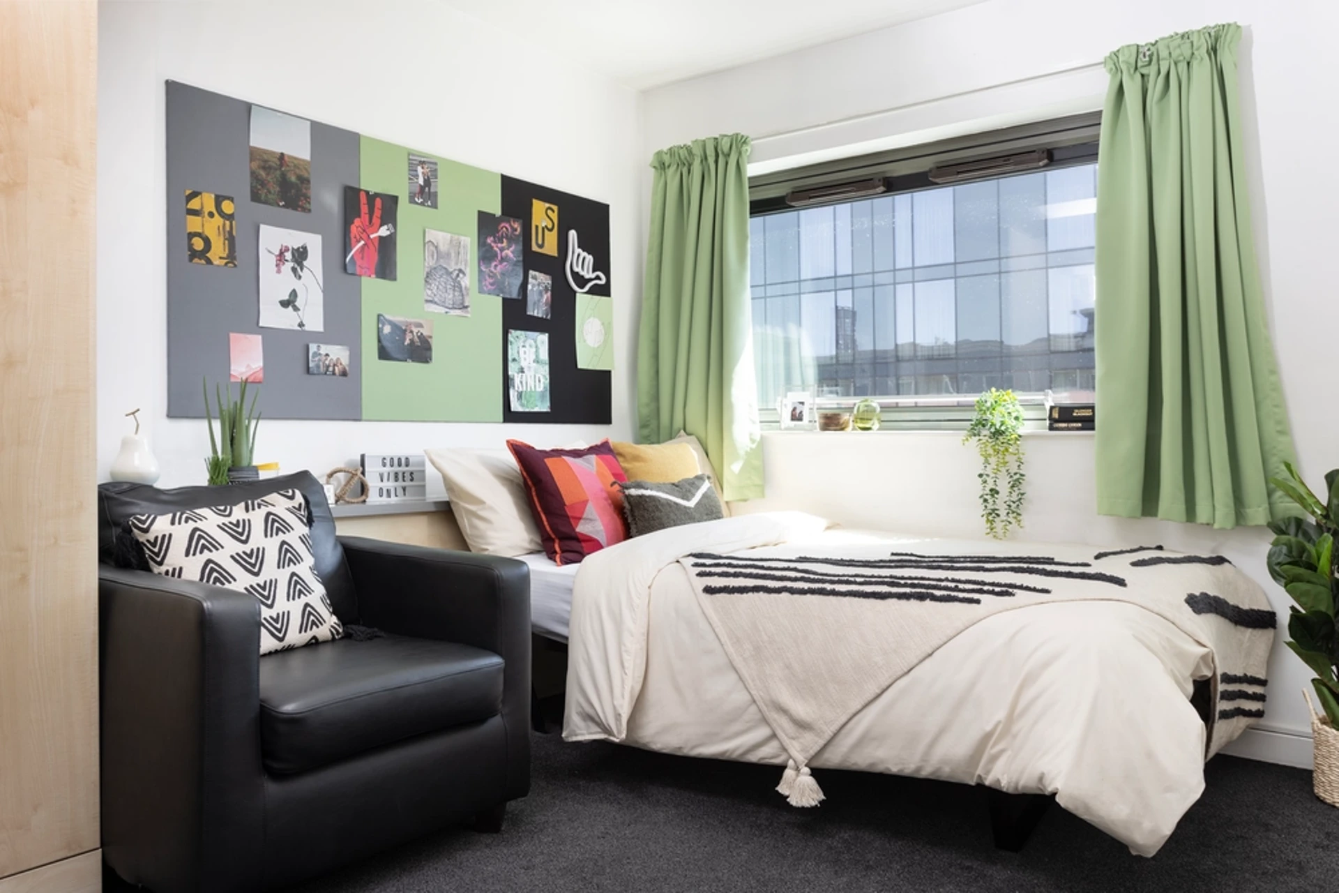 manchester_sircharles_premiumrangestudio2_1 Sir Charles Groves Hall manchester premium studio